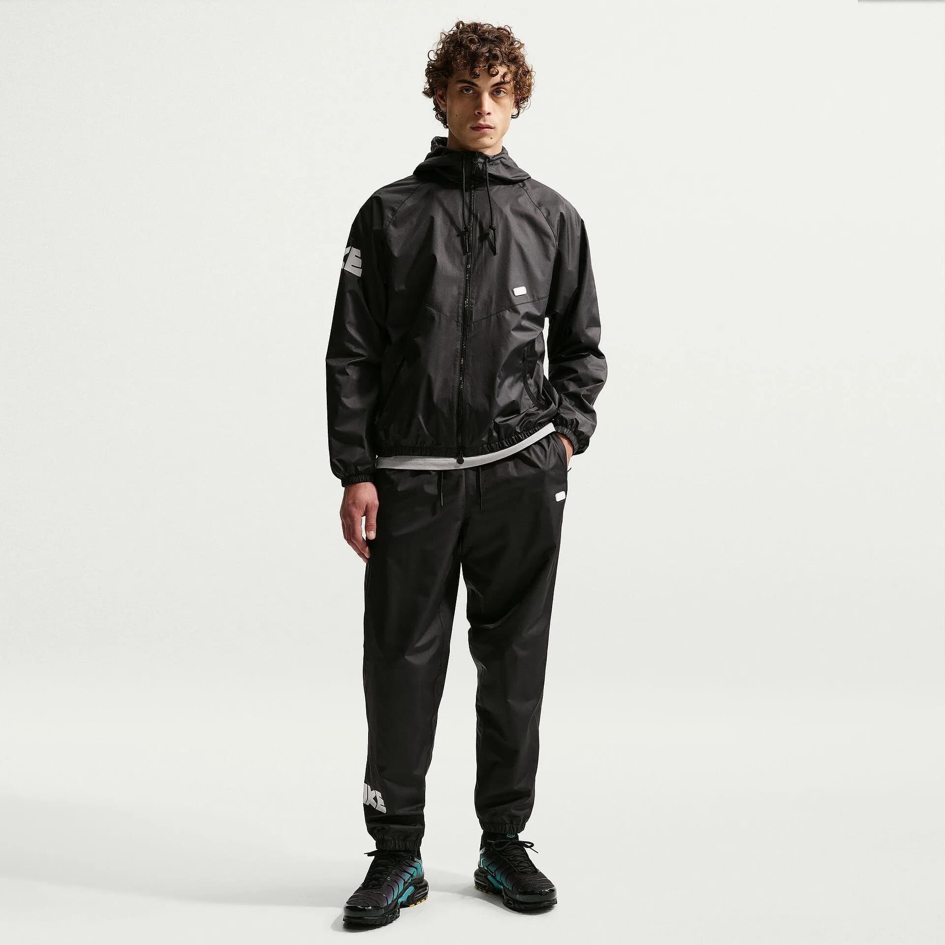 Мъжко яке NIKE Windrunner